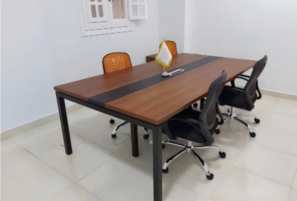 Meetign table with a distinctive design made of MDF wood and acrylic veneer, starting from a size of 180 cm.price per meter