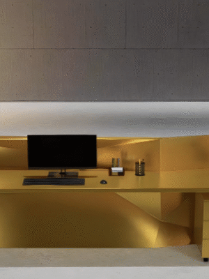 Reception desk starting from a size of 2 meters, including a drawer unit.